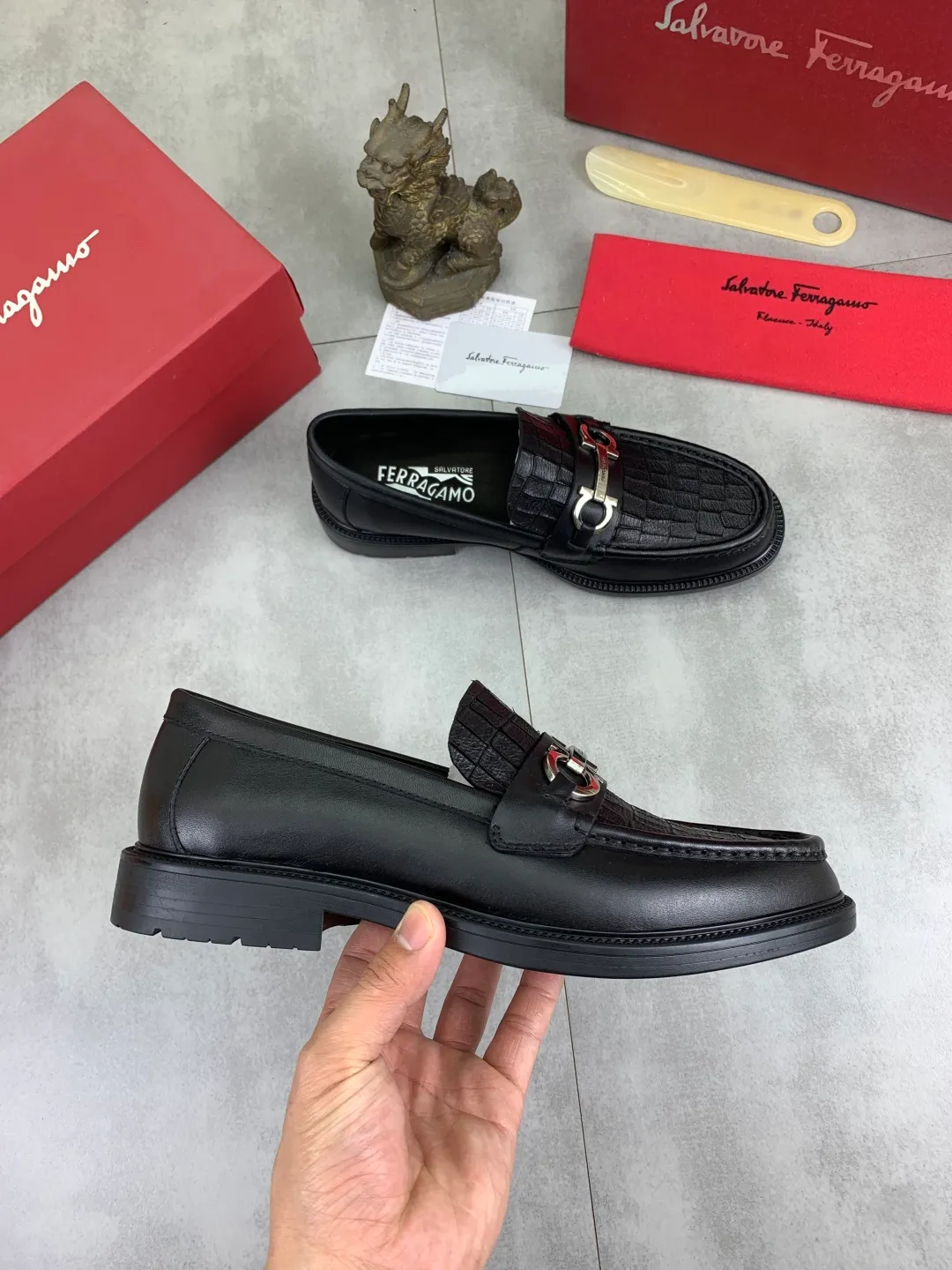 Men's Men's Shoes 💰P540💰[New Style] Water-dyed Niuli 🆘[Salvatore Ferragamo] Ferragamo's latest casual business leather shoes for men! Available at counters simultaneously! The fabric is made of specially imported original calfskin, the lining is made of imported water-dyed cowhide, and the original combination outsole is absolutely luxurious and leads the fashion trend. Matching code: 39-44 (38 45 customized) black optional